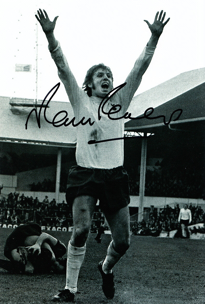 Tottenham Hotspur F.C Martin Peters Hand Signed Photo Poster painting 12x8 1.