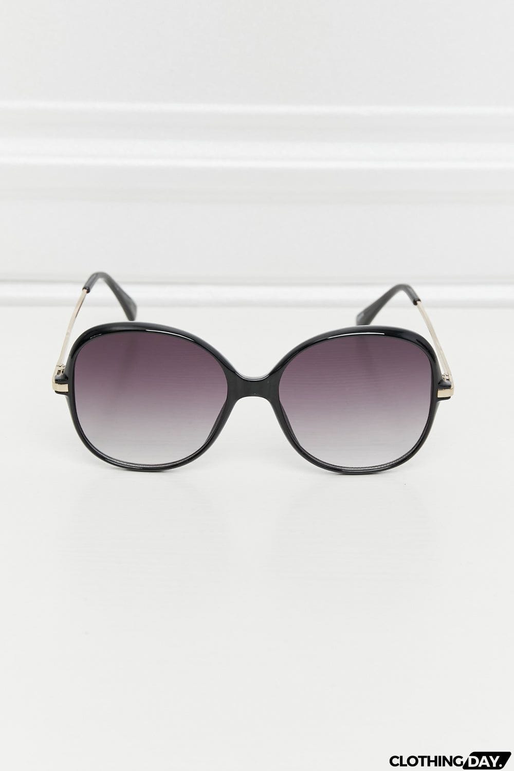 Metal-Plastic Hybrid Full Rim Sunglasses