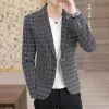 Fashionable and casual plaid British suit jacket