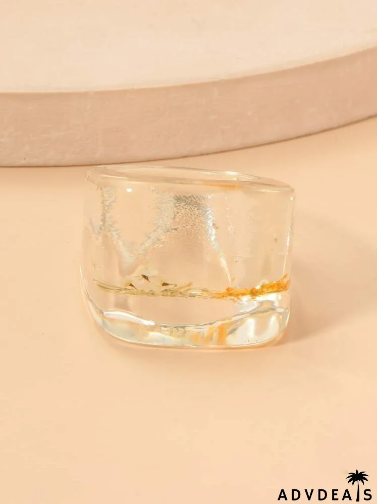 Flower Detail Chunky Ring