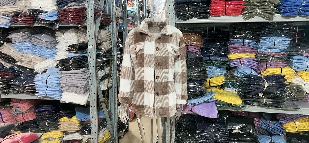 Uveng Uveng Women's 2025 New Autumn And Winter With Pocket Lattice Lamb Jacket Button Plush Jacket