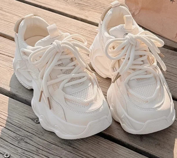 Thick-soled height-enhancing breathable sports shoes
