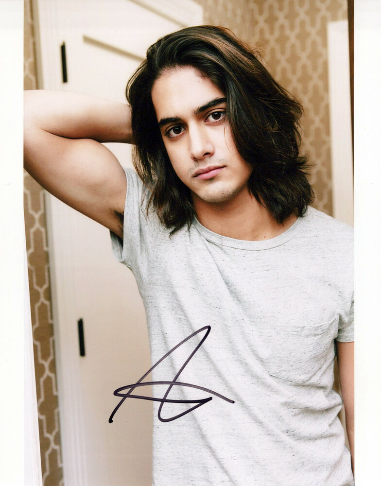 Avan Jogia head shot autographed Photo Poster painting signed 8x10 #4