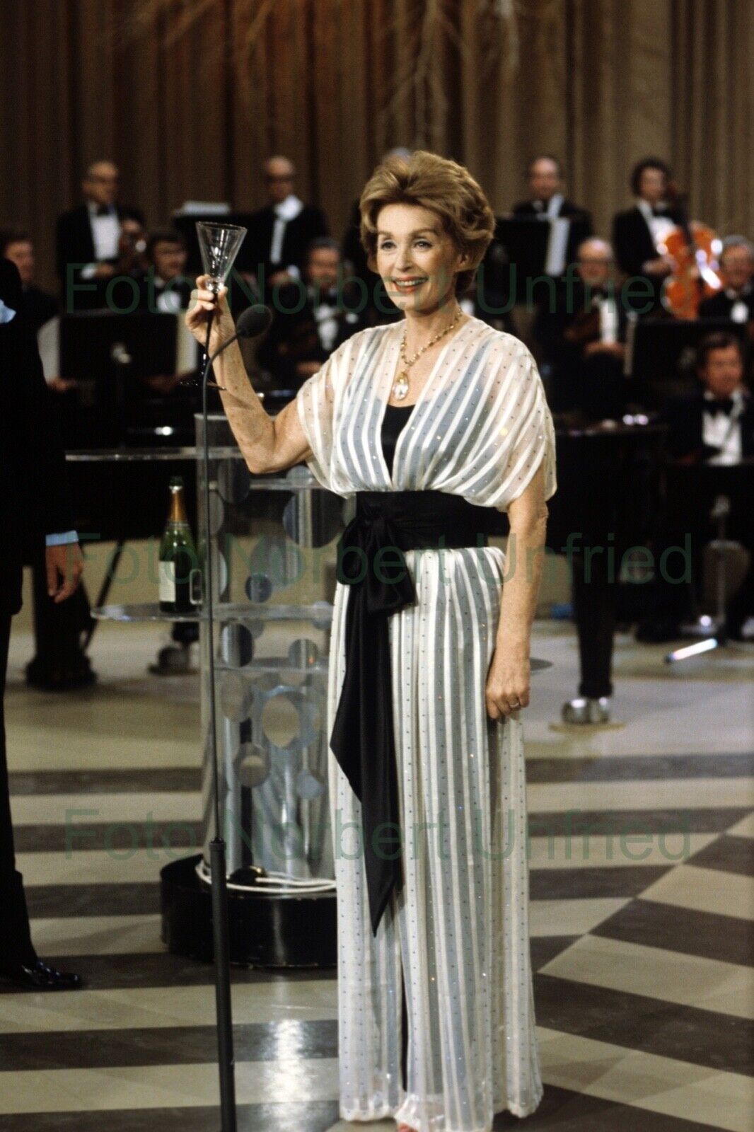 Lilli Palmer - Peter Alexander Show 10 X 15 CM Photo Poster painting Without Autograph (Star-279