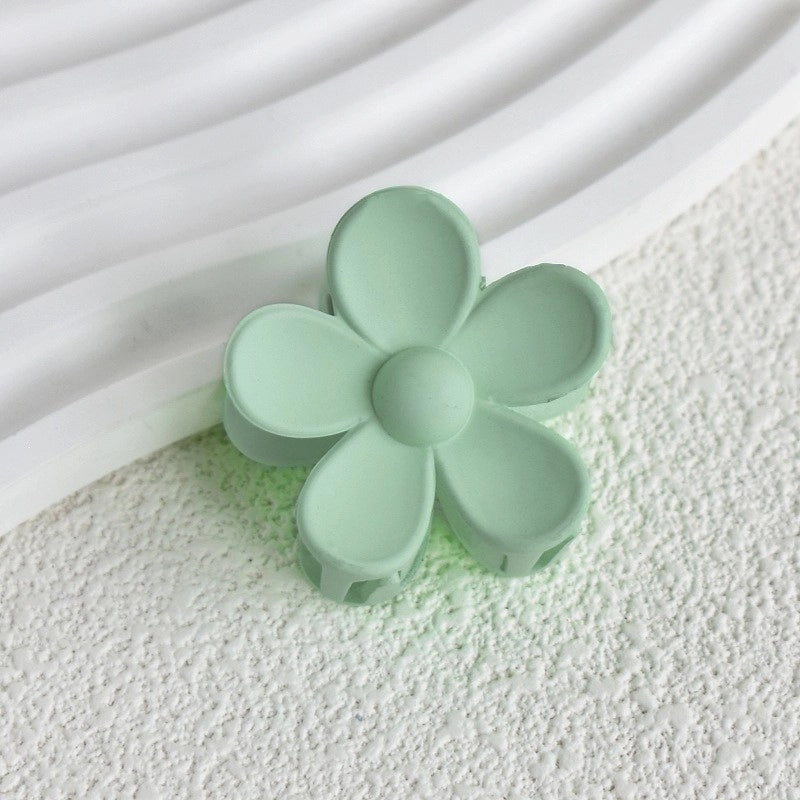 Women’s Sweet Flower Plastic Stoving Varnish Hair Claws