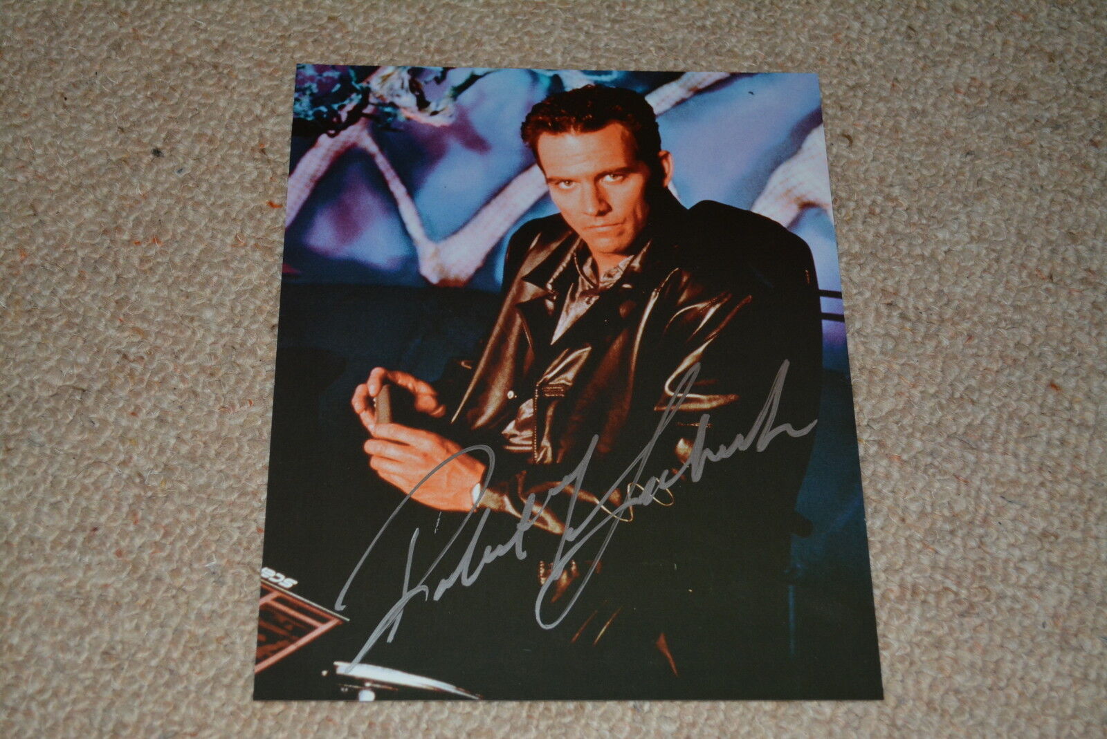 ROBERT LEESHOCK signed autograph 8x10 20x25 cm In Person EARTH FINAL CONFLICT