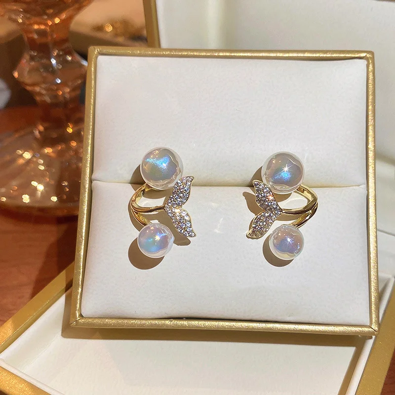 Mermaid Tail Magic Pearl Earrings