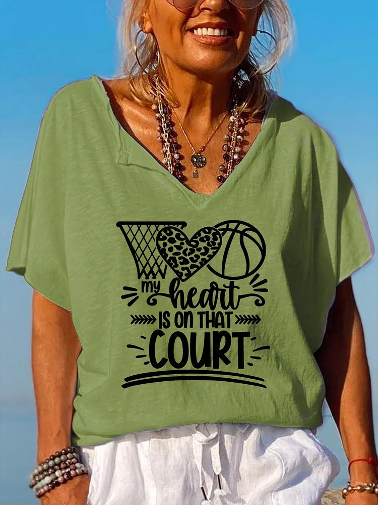 My heart is on that court V Neck T-shirt-Annaletters
