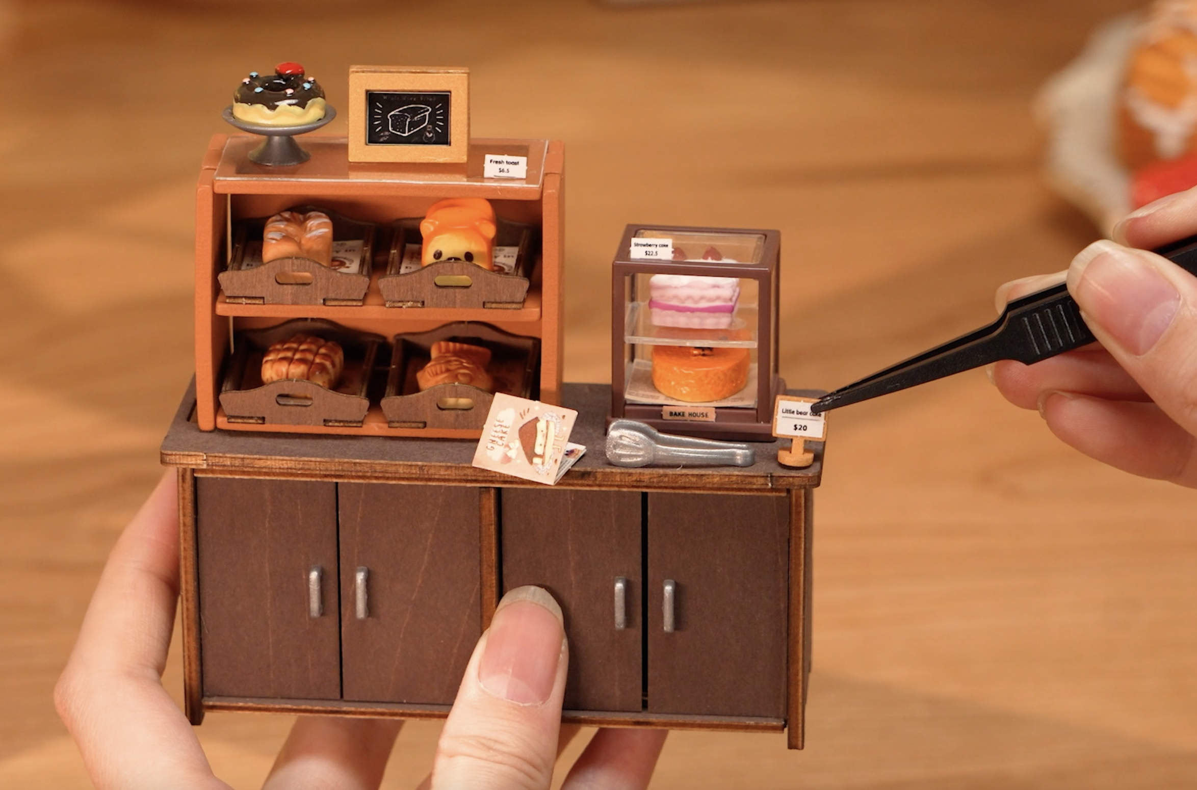 Rolife Becka's Baking House DIY Miniature House