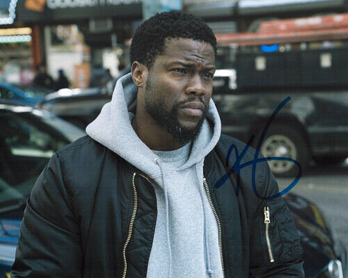 Autographed Photo Poster painting Kevin Hart Signed 8 x 10