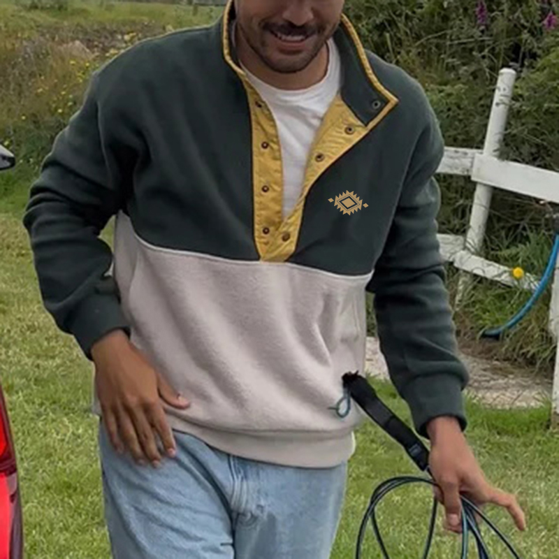 Stylish Fleece Pullover with Embroidered Design for Outdoor Adventures