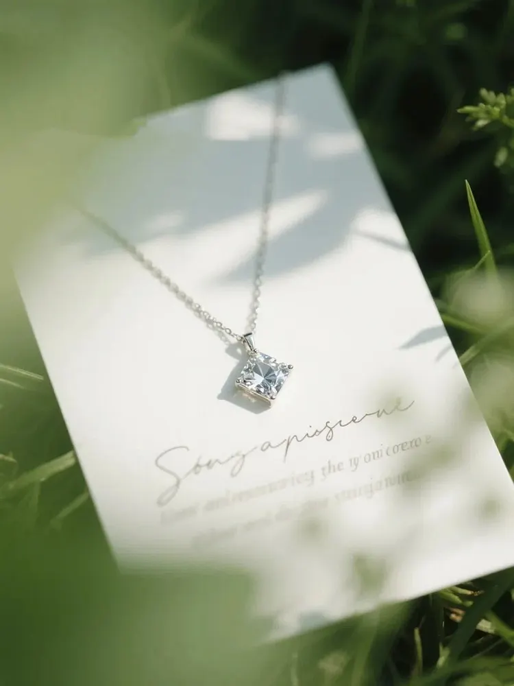 Classic princess-cut solitaire pendant