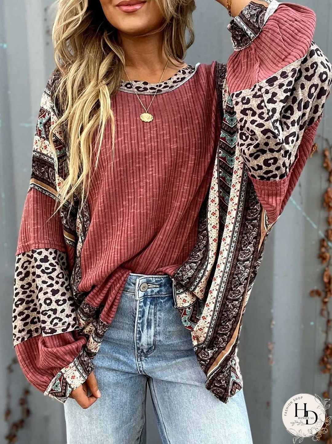 Leopard Round Neck Long Sleeve Sweatshirt