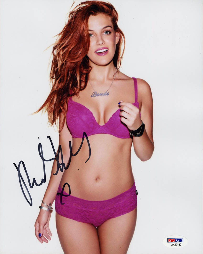 Riley Keough SIGNED 8x10 Photo Poster painting Mad Max Fury Road *HOT* PSA/DNA AUTOGRAPHED