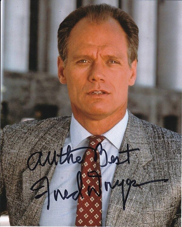 FRED DRYER signed autographed HUNTER Photo Poster painting