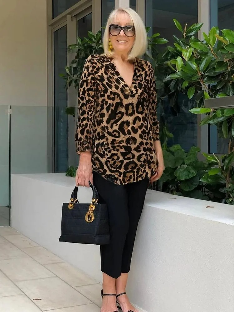 Sveva – Elegant Leopard Print Shirt for Women
