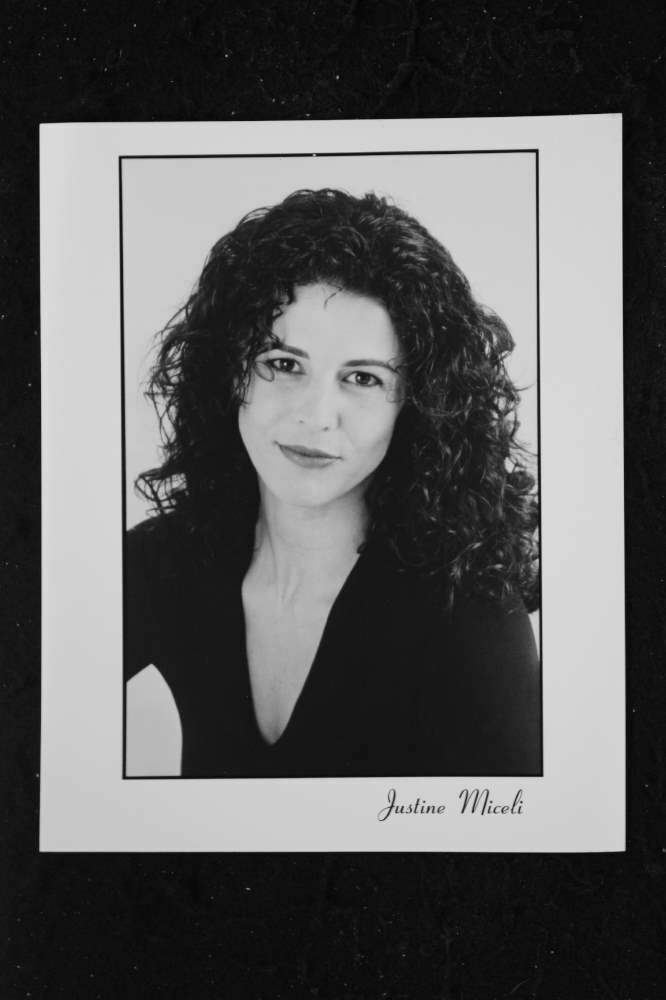 Justine Miceli - 8x10 Headshot Photo Poster painting w/ Resume - NYPD Blue