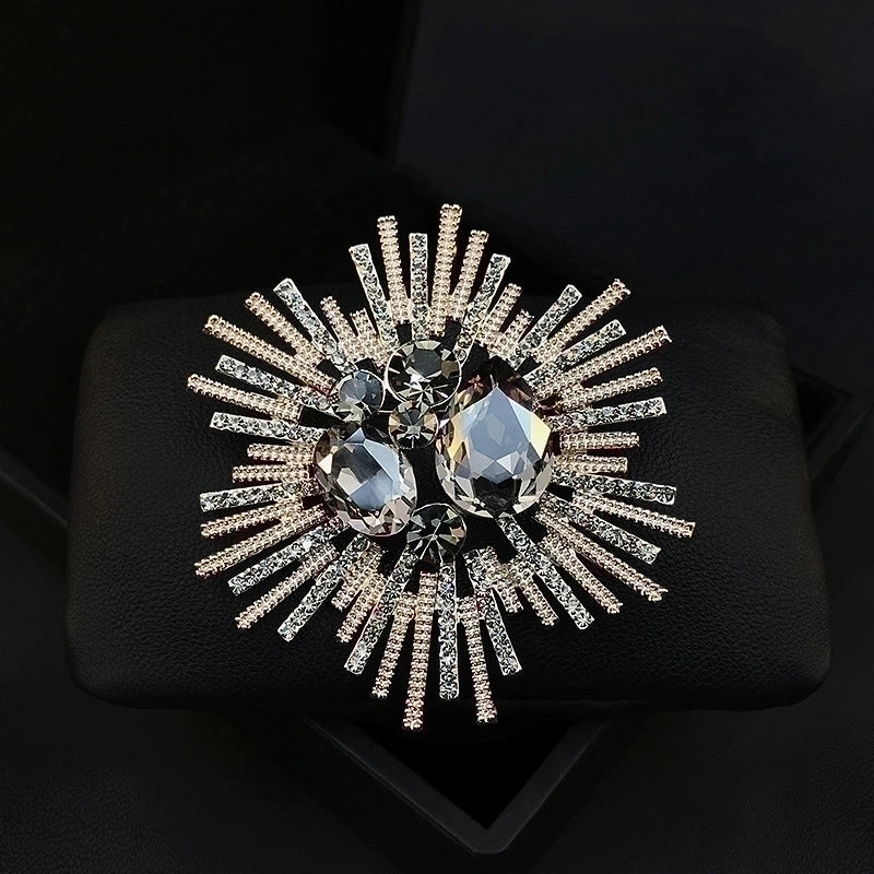 Luxurious Pin Flower Alloy Plating Artificial Diamond Women’S Brooches