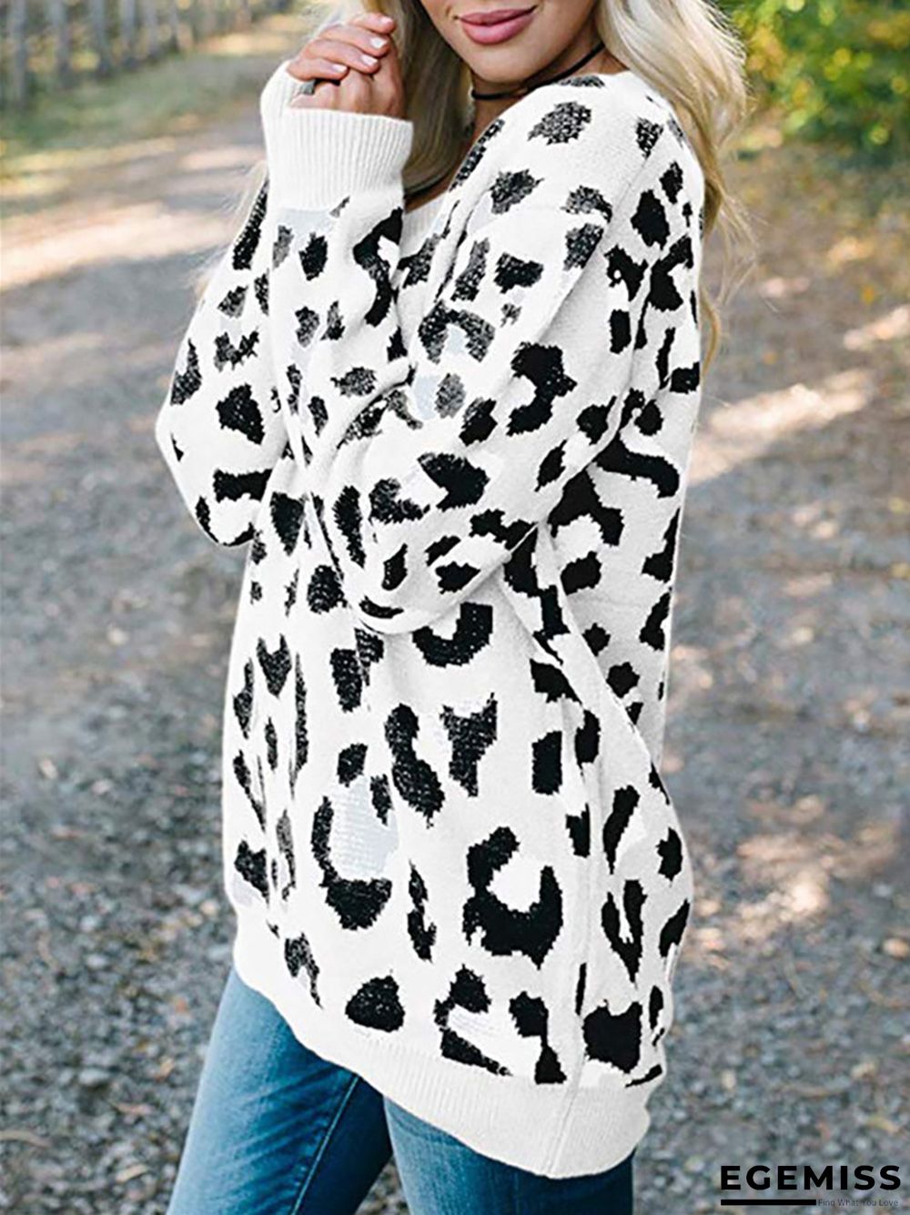Fashion Leopard Jacquard V-neck Sweater | EGEMISS