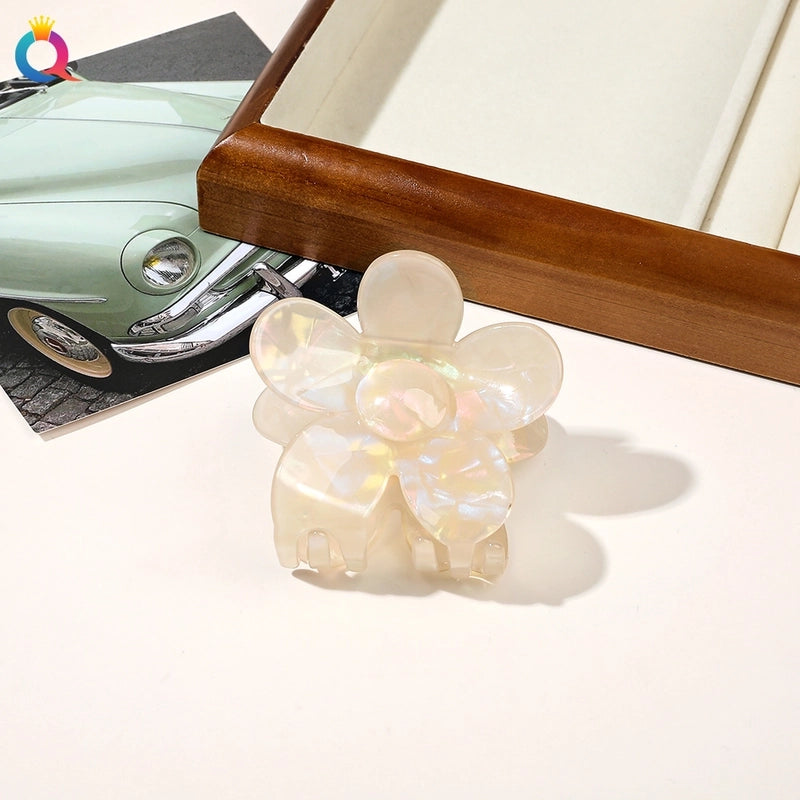 Women’s Minimalist Classic Style Solid Color PVC Hair Claws