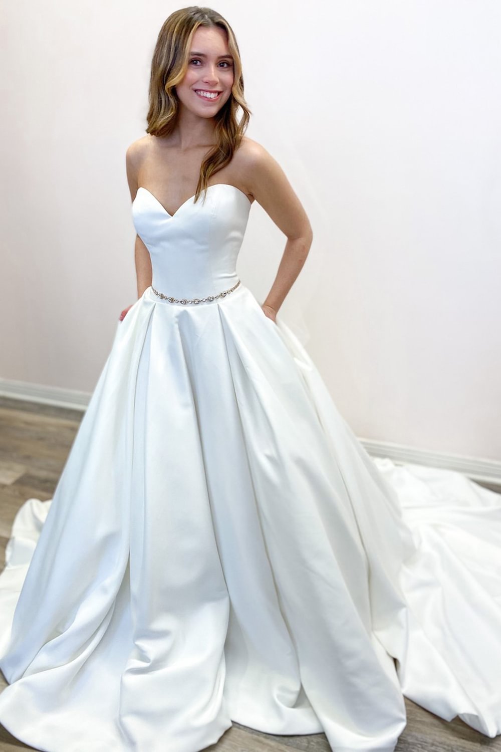 Romantic Backless A-Line Floor-length Sweetheart Ruched Wedding Dress With Pockets | Ballbellas Ballbellas
