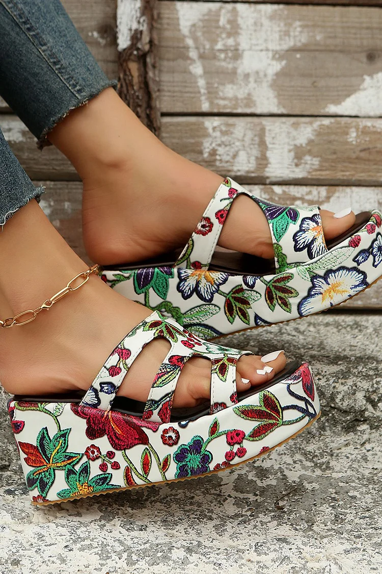 Casual Red Floral Embroidery Wedge Sandals