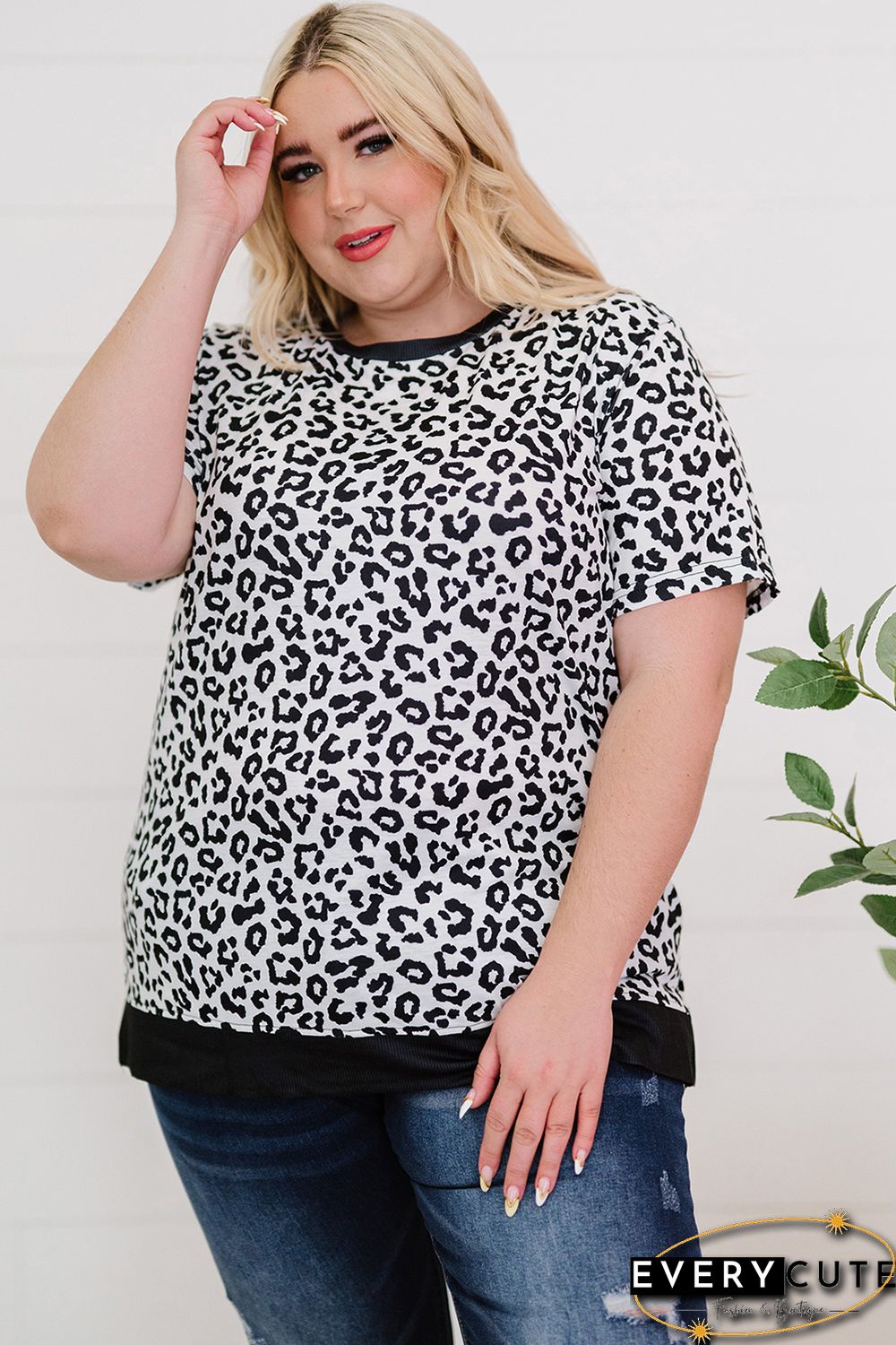 White Leopard Print Round Neck T-shirt with Slits