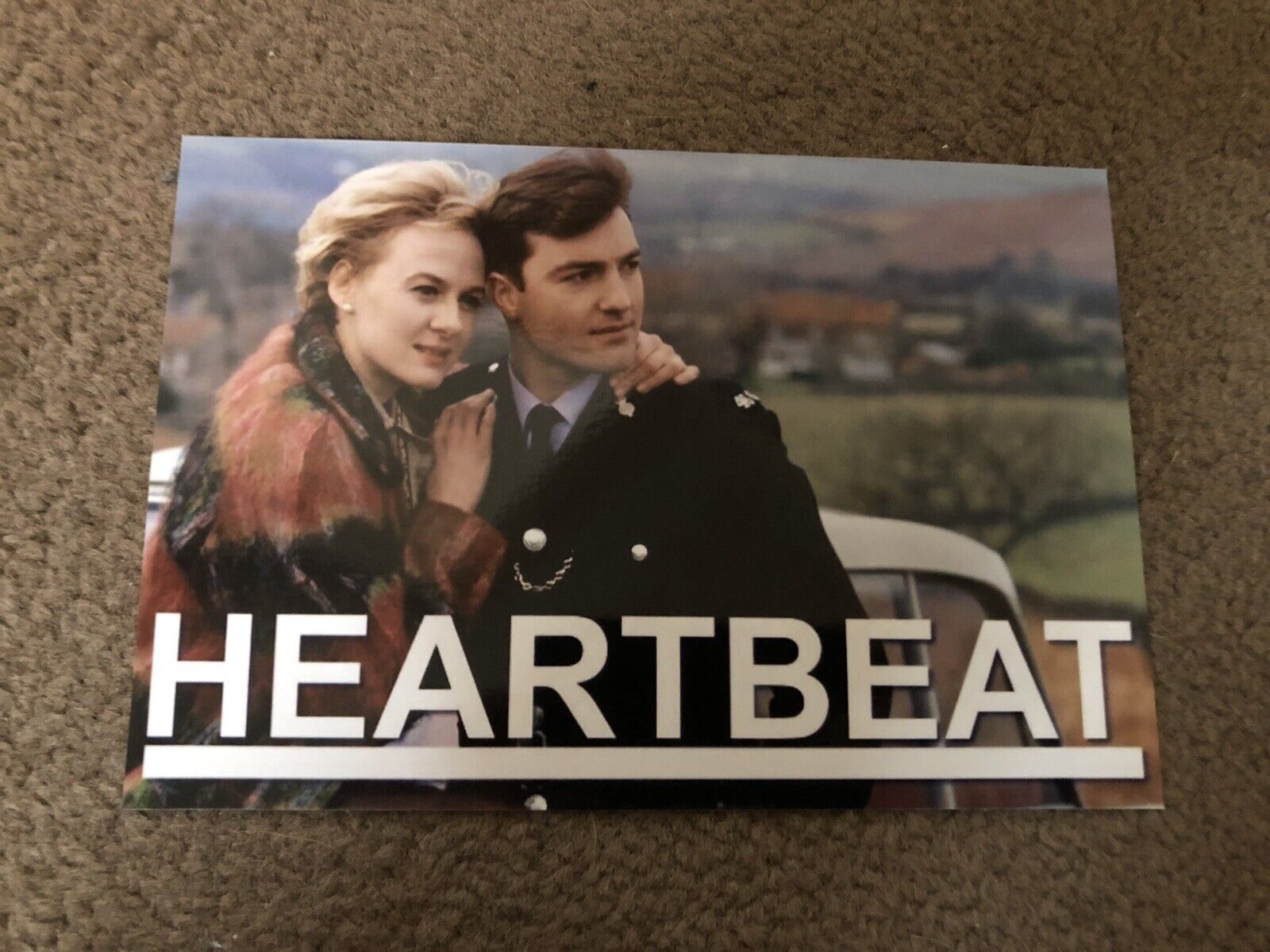 NICK BERRY & NIAMH CUSACK (HEARTBEAT) UNSIGNED Photo Poster painting- 6x4”