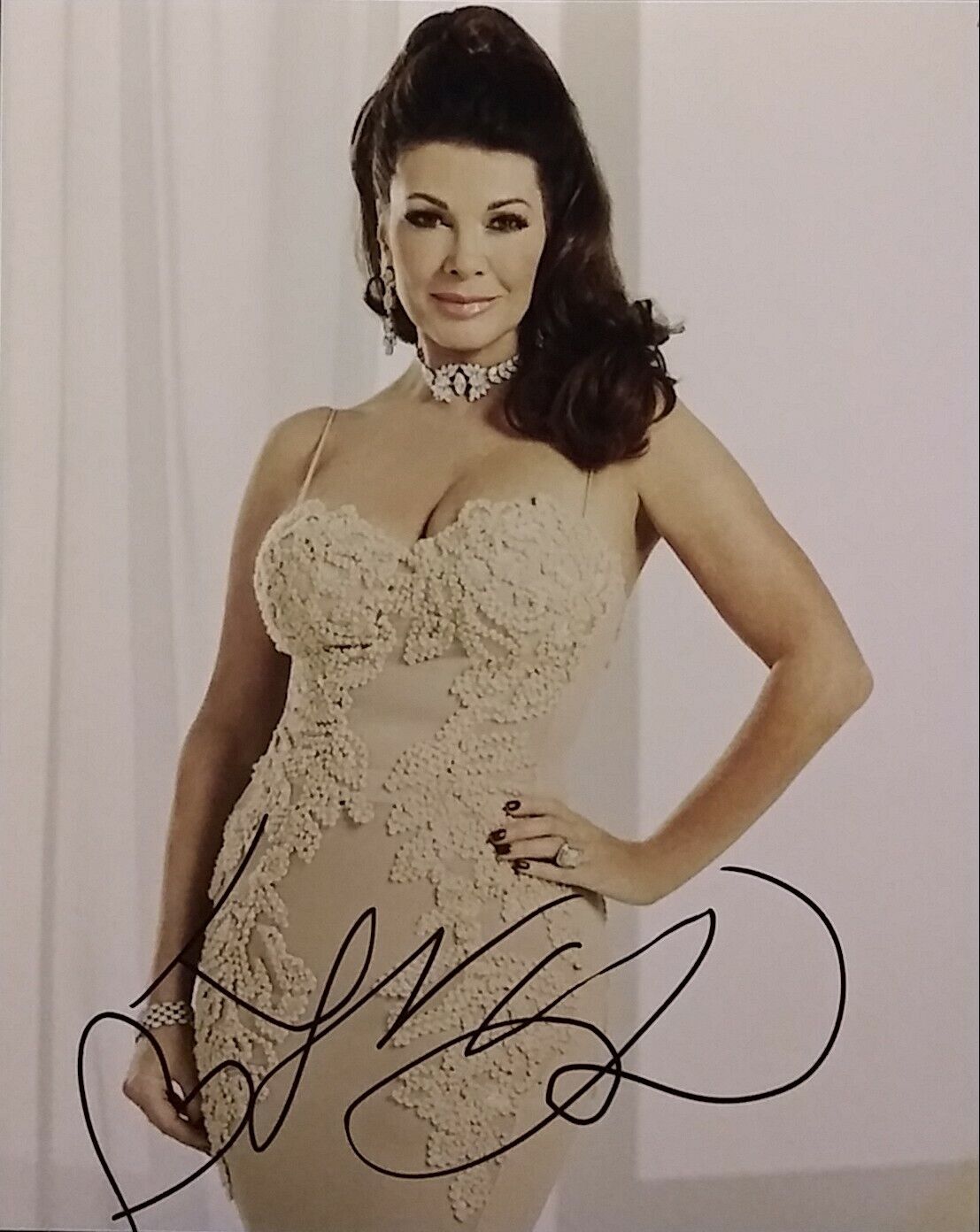 Lisa Vanderpump signed 8 x 10