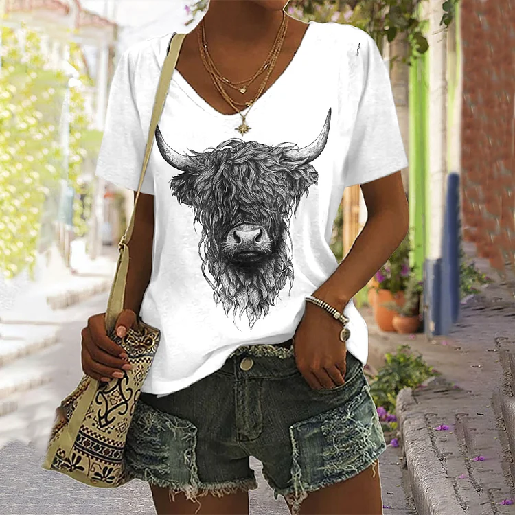 Comstylish Cute Highland Cow Print V-Neck Casual T-Shirt