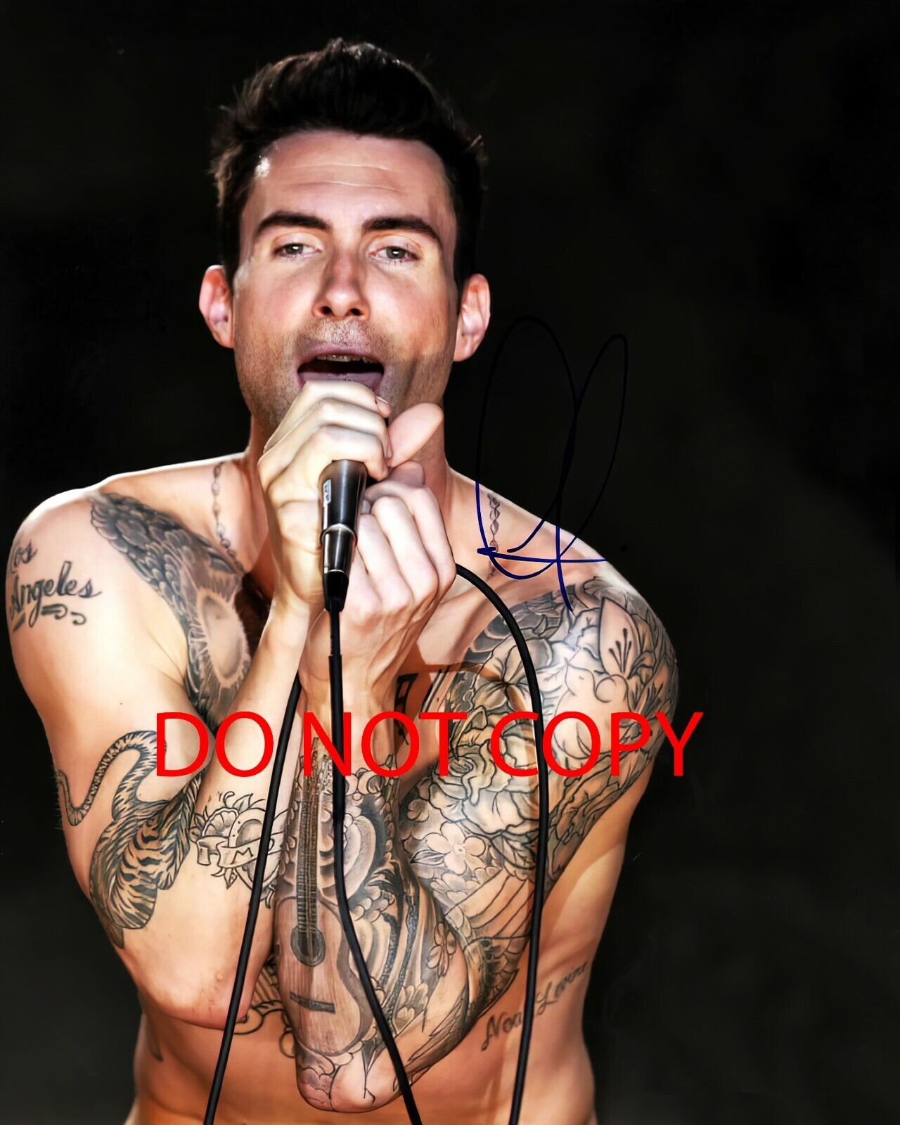 Adam Levine - Autographed Signed 8x10 Photo Poster painting (Maroon 5) Reprint