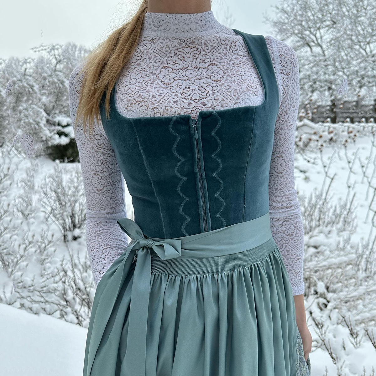 Vintage Simple Elegant Linen Blend Dirndl wearshes