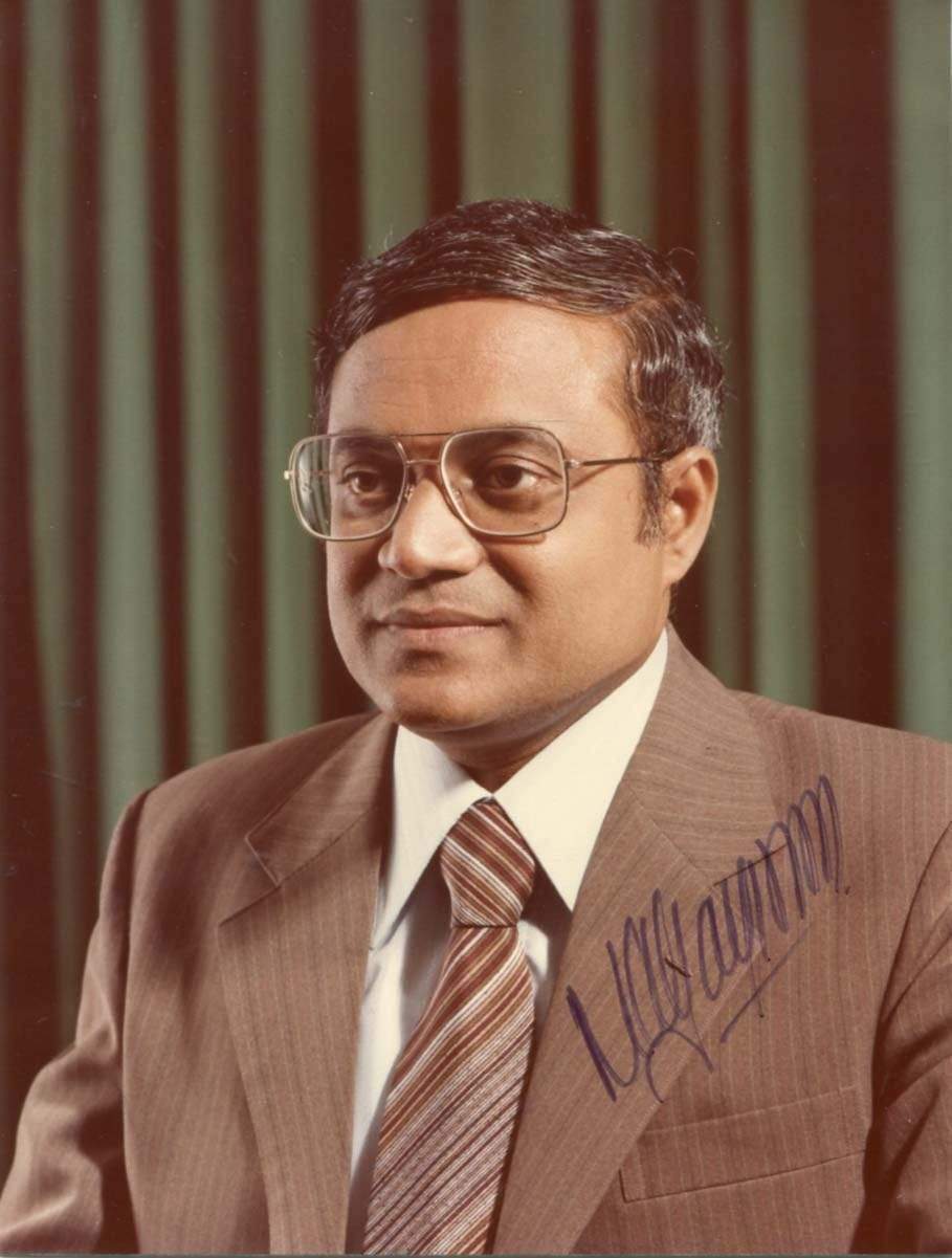 PRESIDENT OF MALEDIVES Maumoon Abdul Gayoom autograph, signed Photo Poster painting