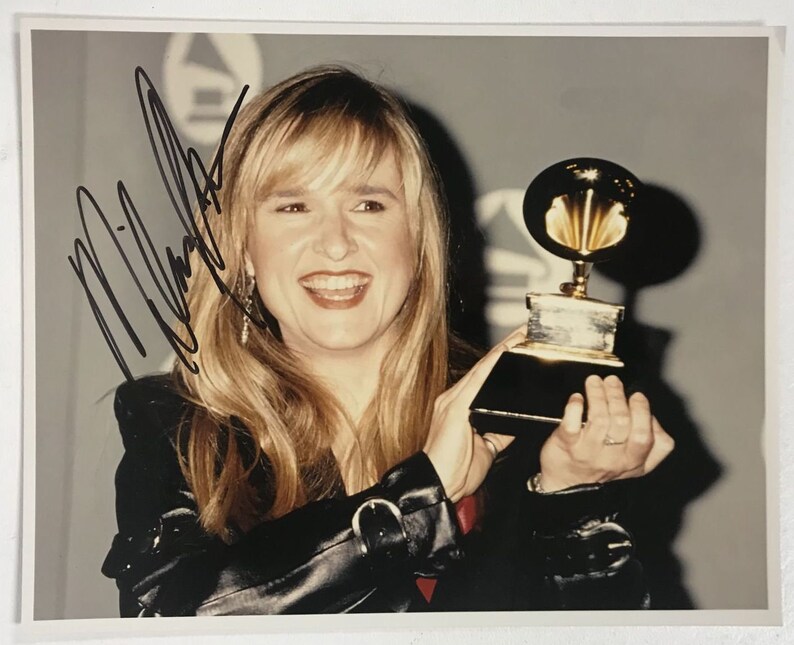 Melissa Etheridge Signed Autographed Glossy 8x10 Photo Poster painting - COA Matching Holograms