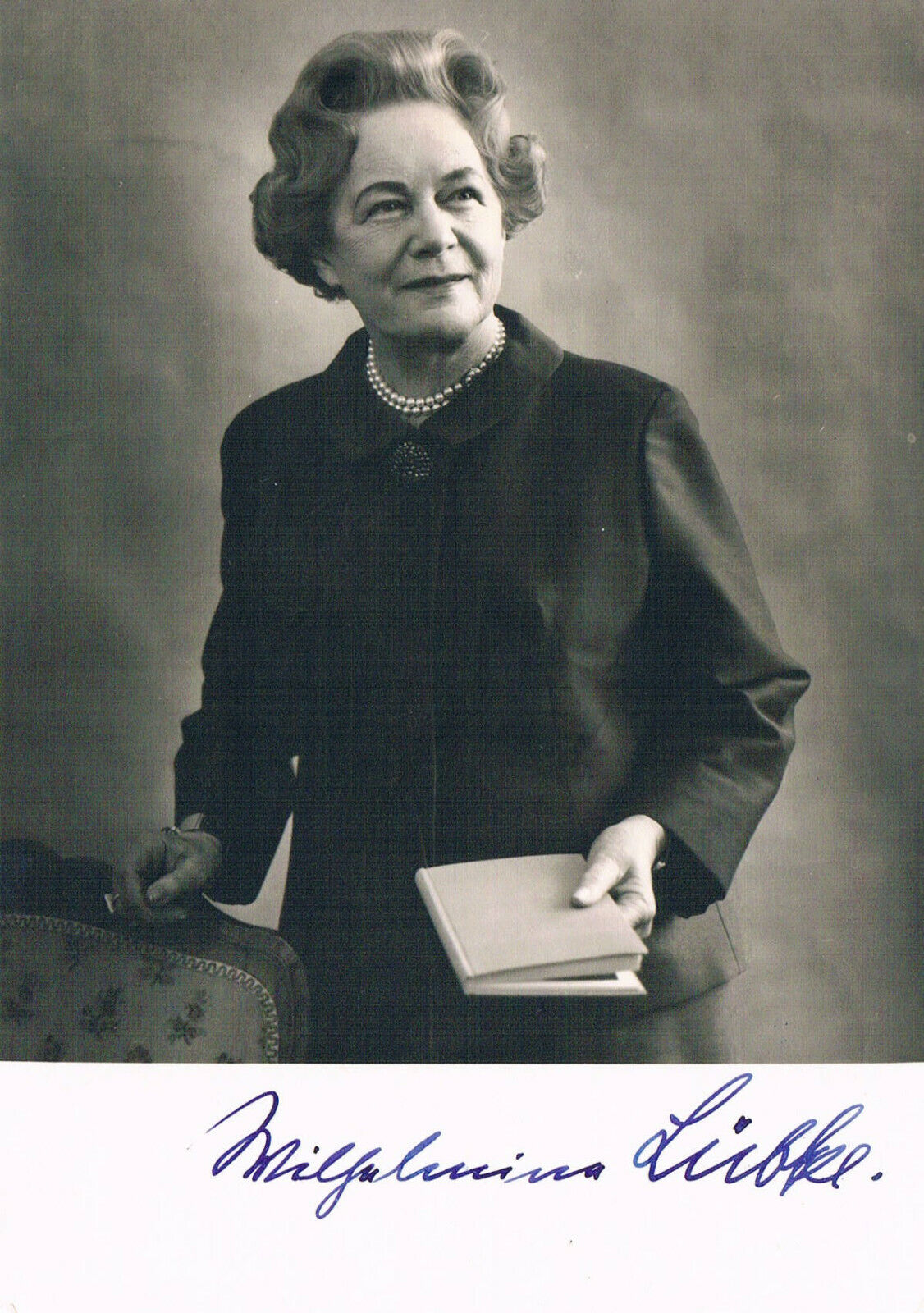 Germany Wilhelmine Lübke 1885-1981 autograph signed 4x6