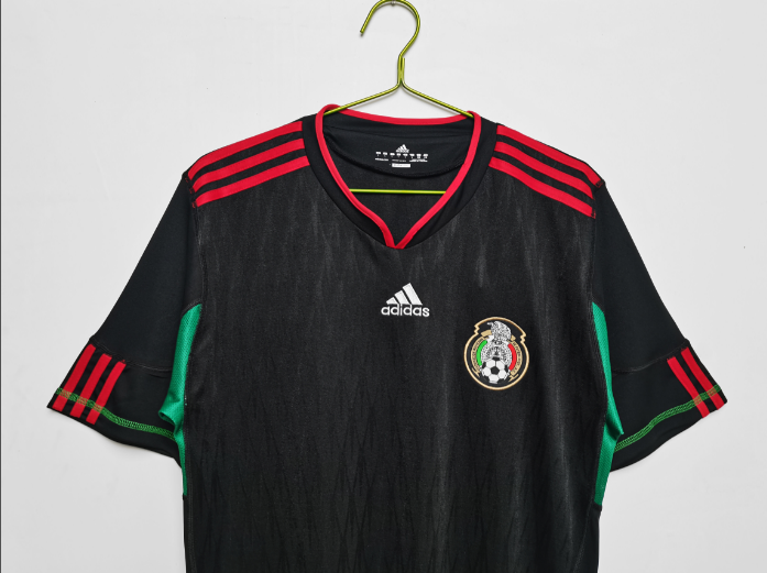Retro 2010 Mexico Away Men's Football T-Shirt Thai Quality