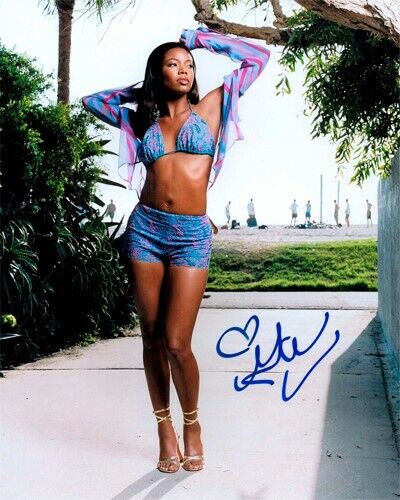 Autographed Photo Poster painting Gabrielle Union-Wade Signed 8 x 10