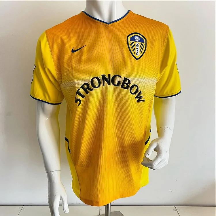 Retro 2002-2003 Leeds United Away Shirt