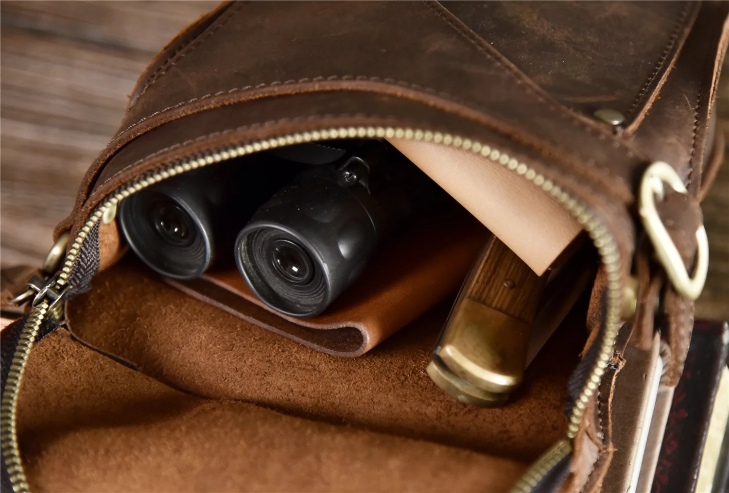 Fanny Pack for Men, Genuine Leather Outdoor Locomotive Waist Bag Shoulder Bag