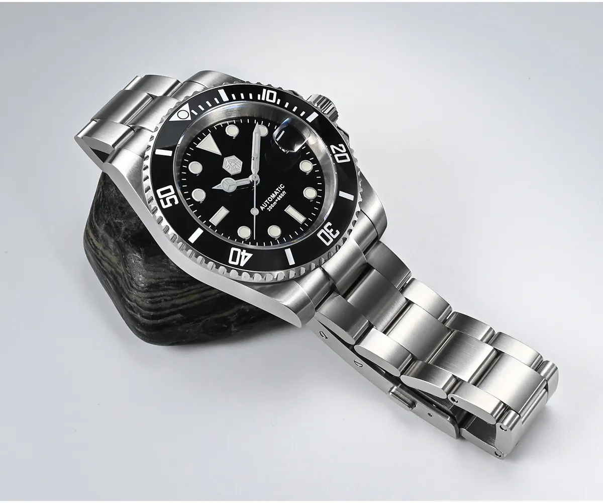 SN017 — Diver watch