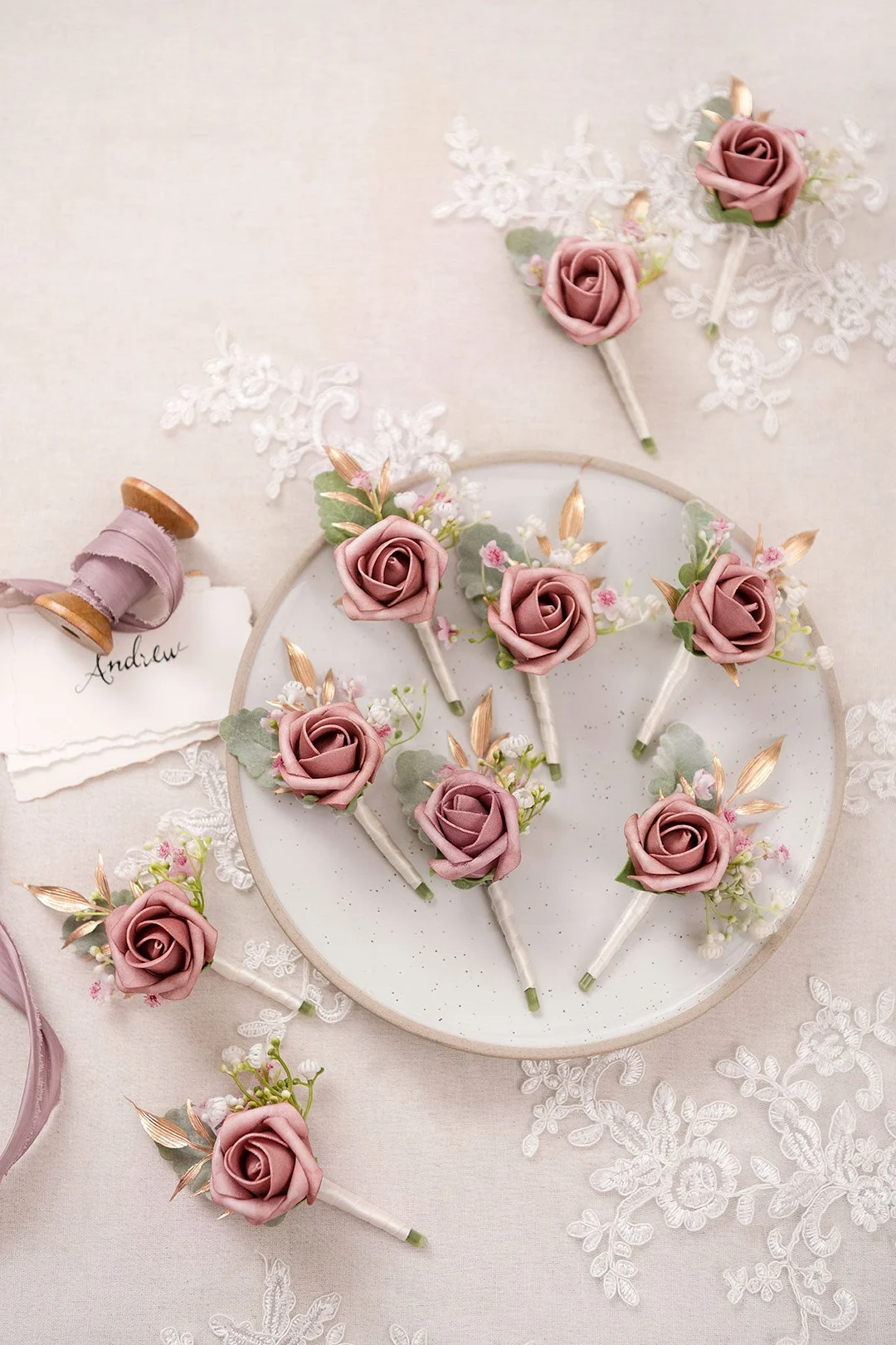 Boutonnieres for Guest in Dusty Rose & Cream