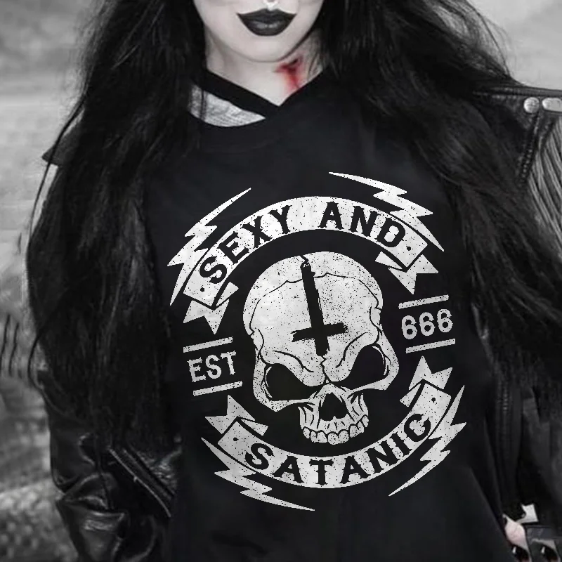 Sexy And Satanic Skull Printed Women's T-shirt -  