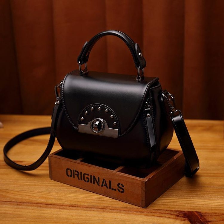 Leather Vintage Leather one shoulder portable diagonal span bag rivet saddle bag