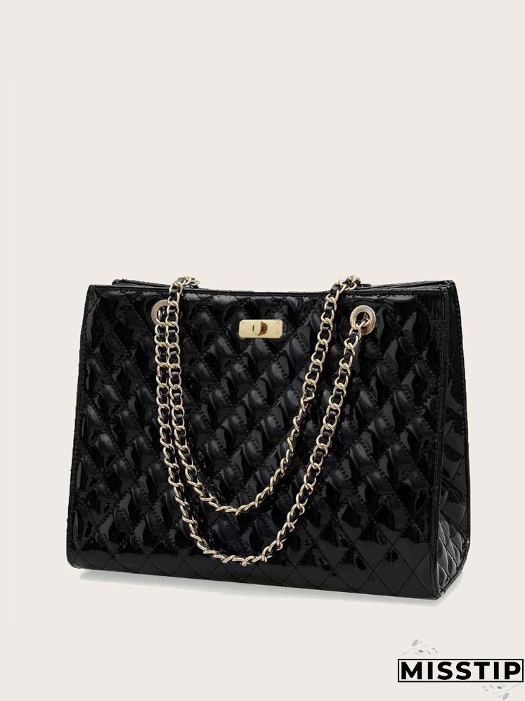 Random Twist Lock Quilted Chain Bag