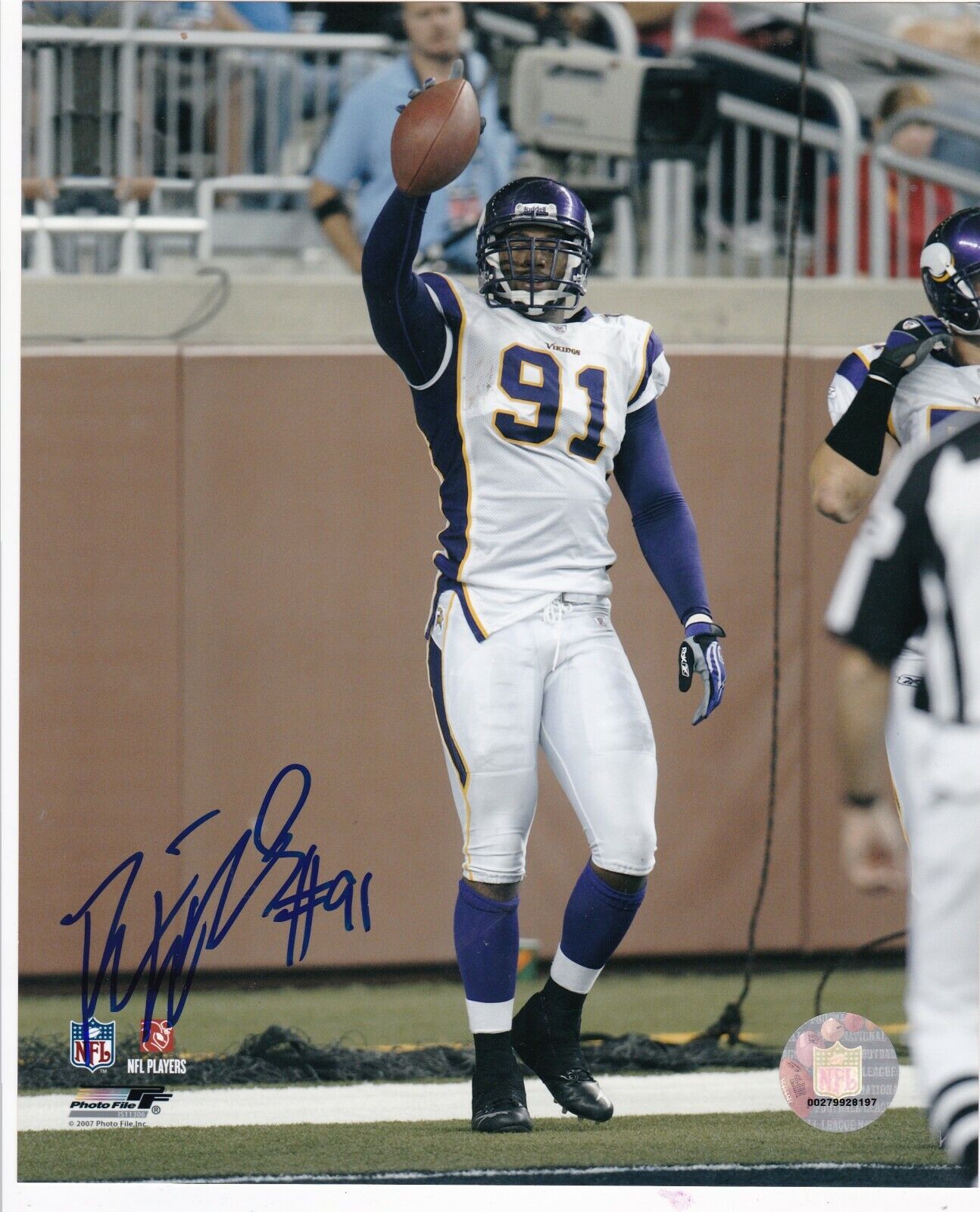 RAY EDWARDS MINNESOTA VIKINGS ACTION SIGNED 8X10