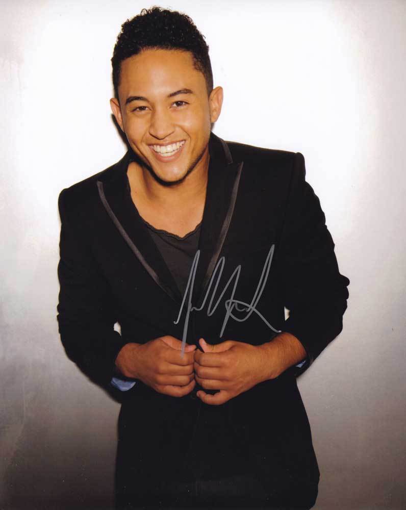 Tahj Mowry In-Person AUTHENTIC Autographed Photo Poster painting SHA #71319