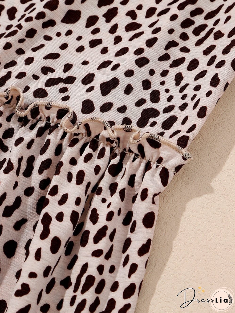 Feminine Floral Dress with V-Neck