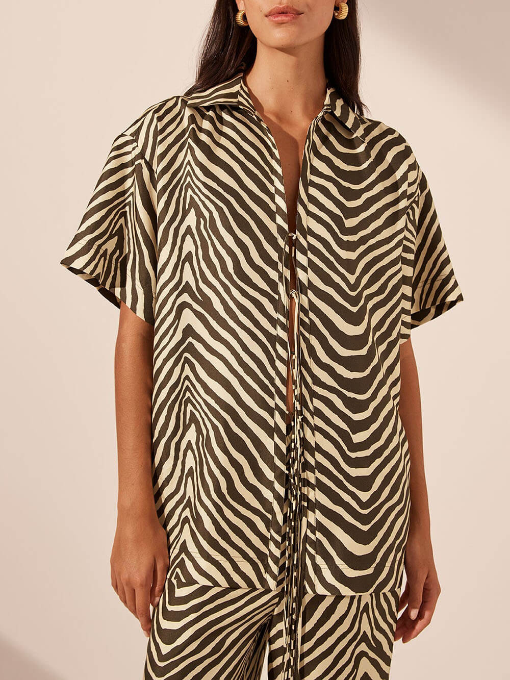 Exquisite Satin Unique Wave Pattern Print Lace-Up Oversized Shirt