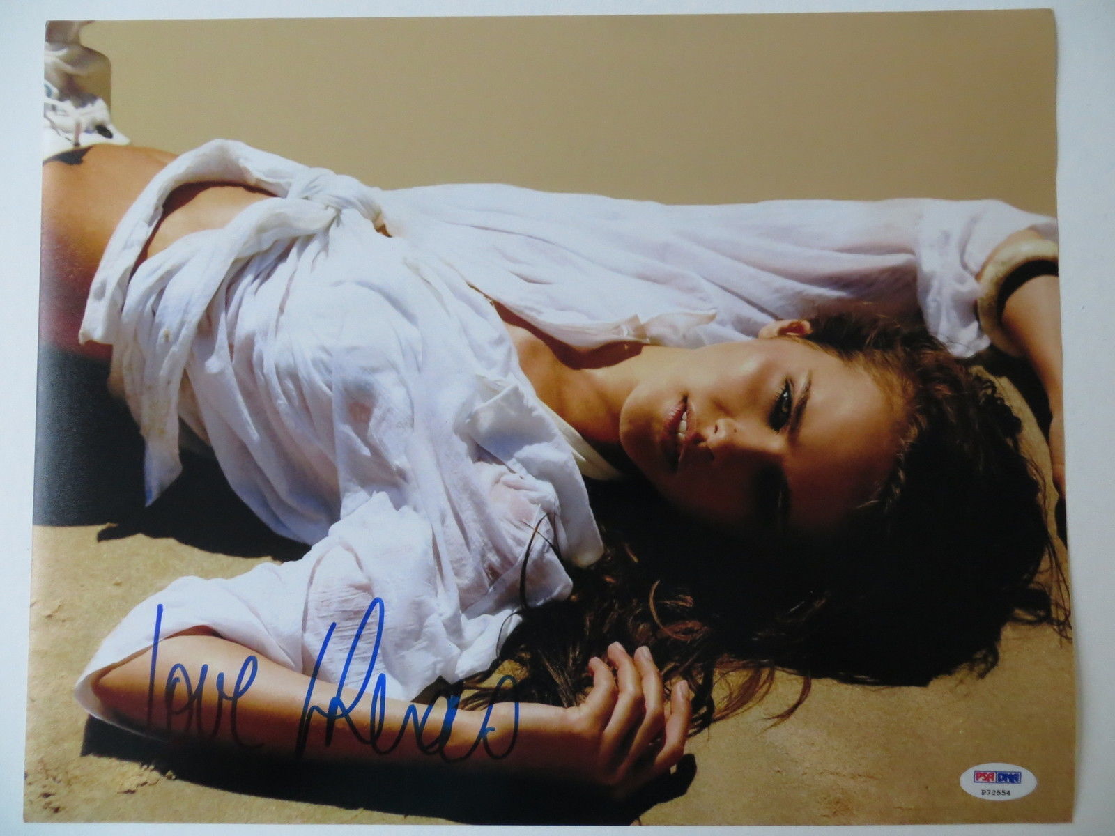 Isabel Lucas Signed Sexy Authentic Autographed 11x14 Photo Poster painting (PSA/DNA) #P72554