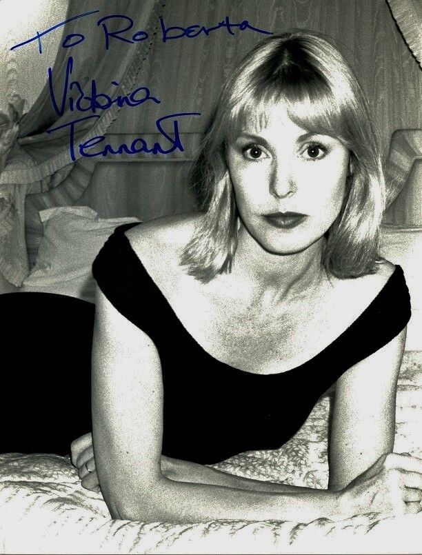 Lovely VICTORIA TENNANT Signed Photo Poster painting